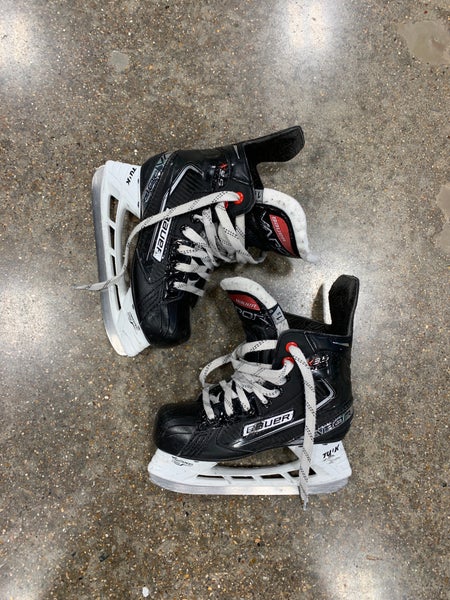 Junior Used Bauer Vapor X3.5 Hockey Skates D&R (Regular) 1.5
