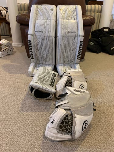 35" Vaughn Velocity V5 Goalie Leg Pads With Gloves