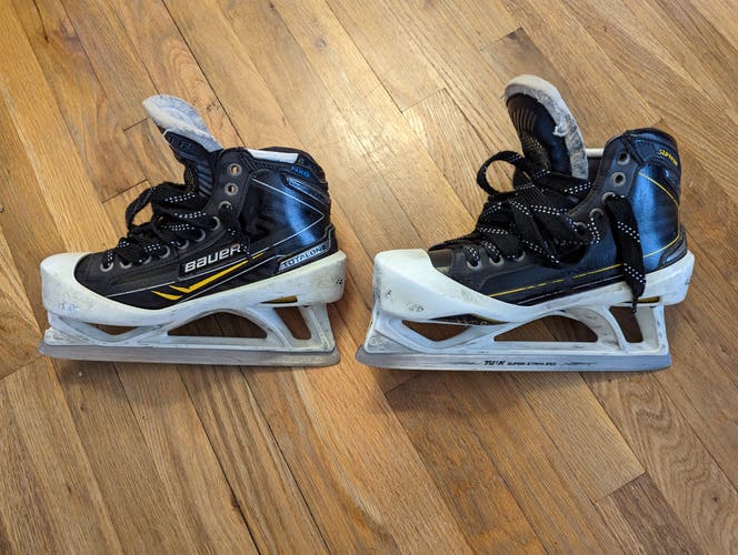 Senior Used Bauer Total One NXG Hockey Goalie Skates Regular Width Size 7.5