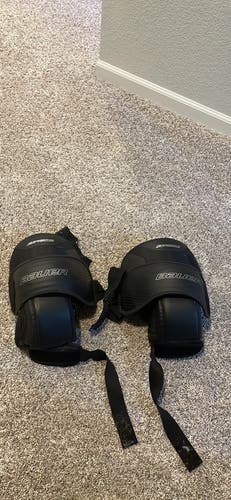 Bauer Supreme knee pads