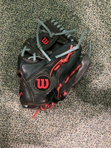 Used Wilson A550 Right Hand Throw Infield Baseball Glove 11"