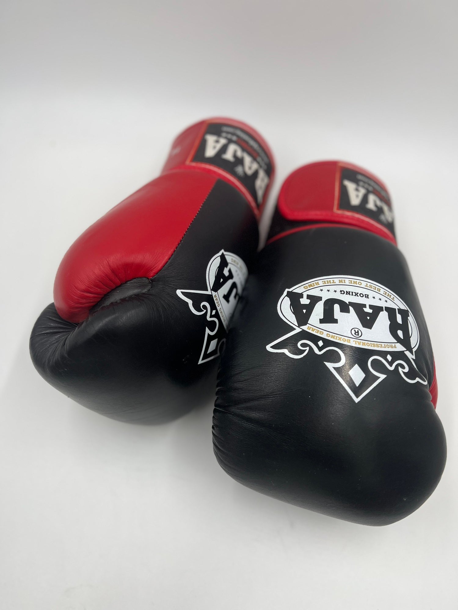 Brave Men's Boxing Gloves, 14oz / Blk/White/Red