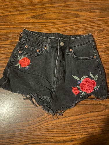 H&M Divided Women’s Size 2 High Waisted Shorts