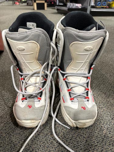Used Women's Men's 6.5 (W 7.5) Northwave Snowboard Boots Soft All Mountain