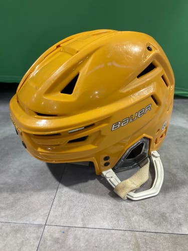 Used Medium Bauer Re-Akt 150 Helmet