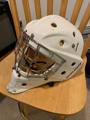 Bauer 950 goalie mask