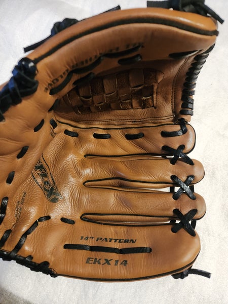 Easton 9.5” Pattern EKP9500 Z flex Softball Glove