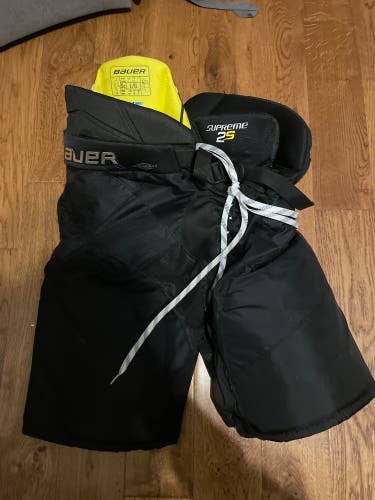 Senior Large Bauer Supreme 2S Hockey Pants