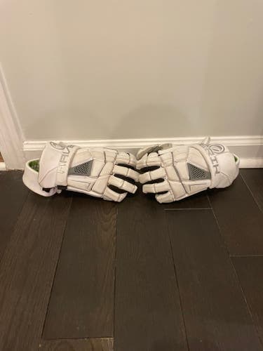Used Player's Maverik M5 Lacrosse Gloves 12"