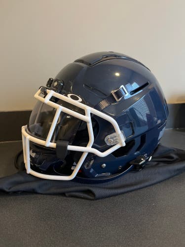 New Large Schutt F7 Helmet