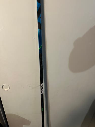 New Right Handed Nexus Geo Hockey Stick