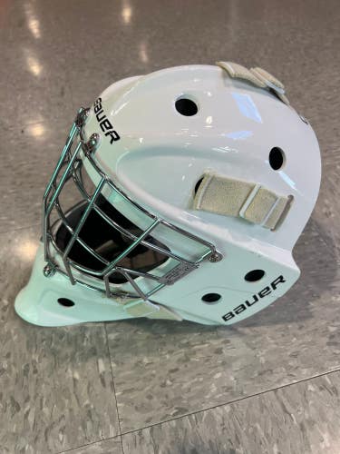 Senior Used Bauer 930 Goalie Mask