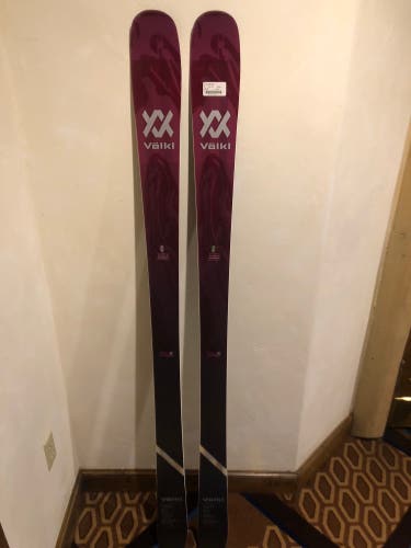 New 2021 Volkl Yumi Skis 168cm (491797)