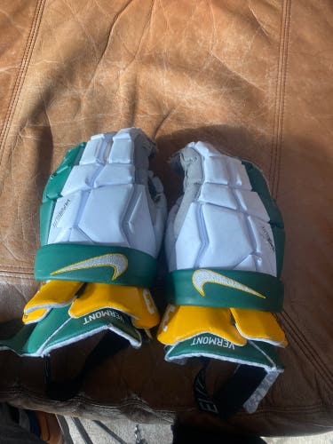 Nike Vermont Team Issued Gloves