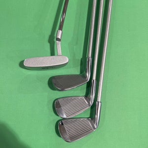 Used Junior Wilson Right Clubs (Full Set) Junior Number of Clubs