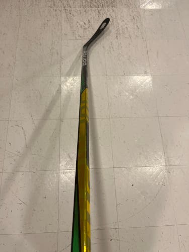 Senior Right Handed P92 Supreme UltraSonic Hockey Stick