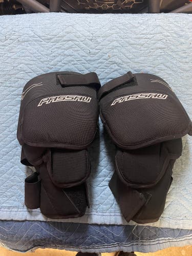 Passau knee/thigh guard