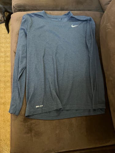 Nike drifit long sleeve Tshirt size medium.