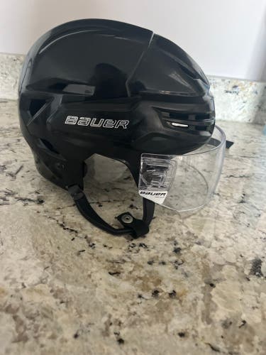 Used Medium Bauer Re-Akt 95 Helmet