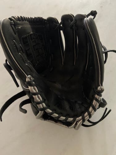 Used Right Hand Throw Mizuno MVP Prime Softball Glove 12"