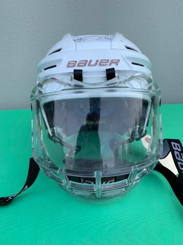 Used Medium Bauer Re-Akt 150 Helmet