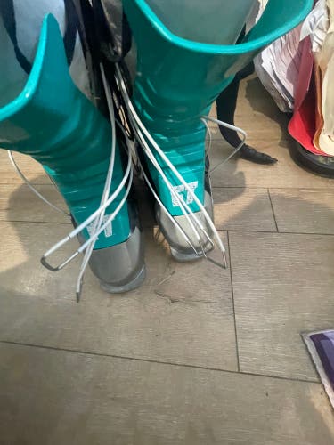 Full tilt ski boot