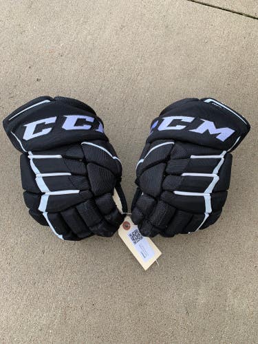 Used CCM JetSpeed FT390 Gloves 12"