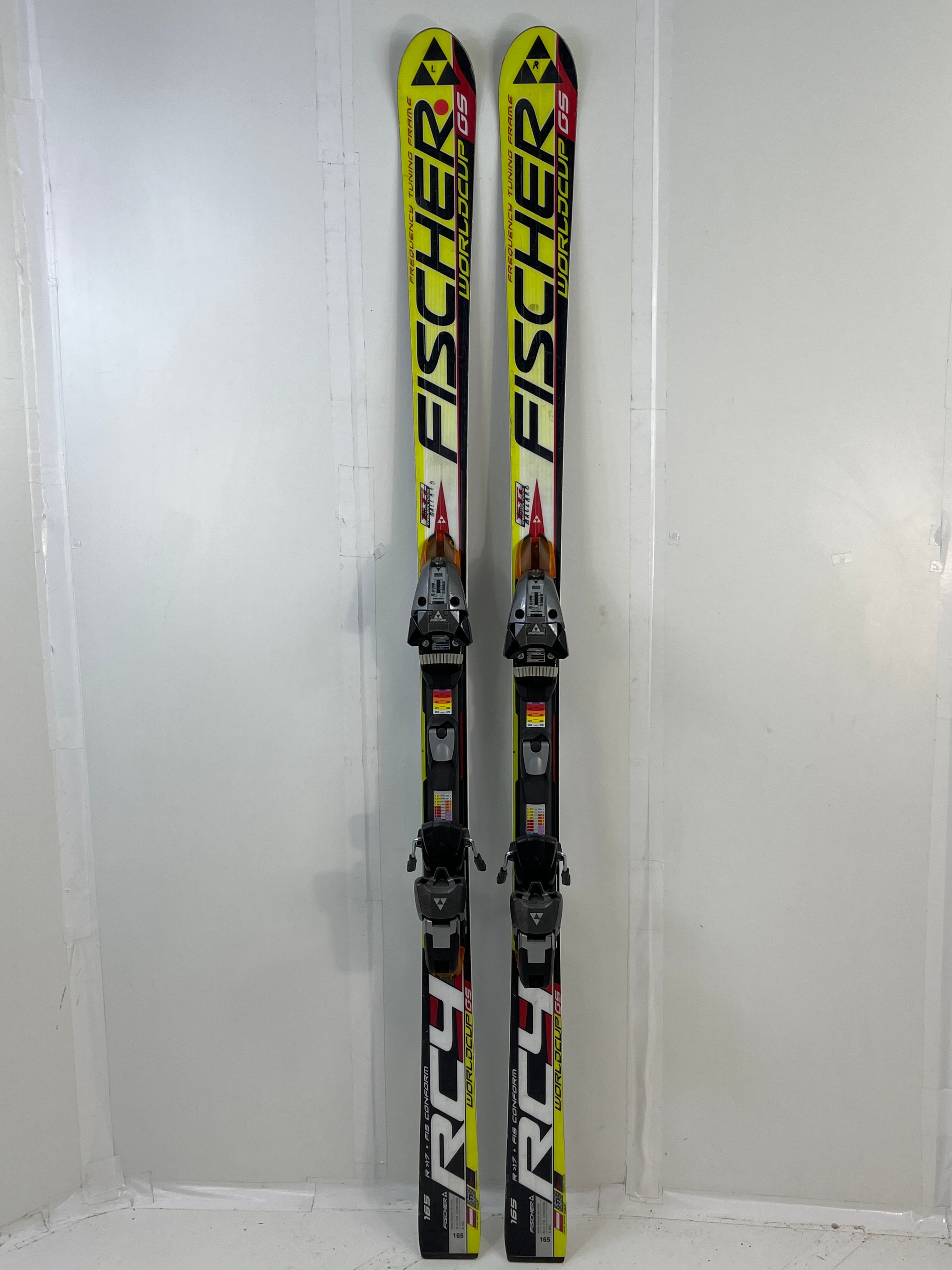 USED 165 cm Fischer RC4 World Cup RS Jr. Alpine Race Skis - #010