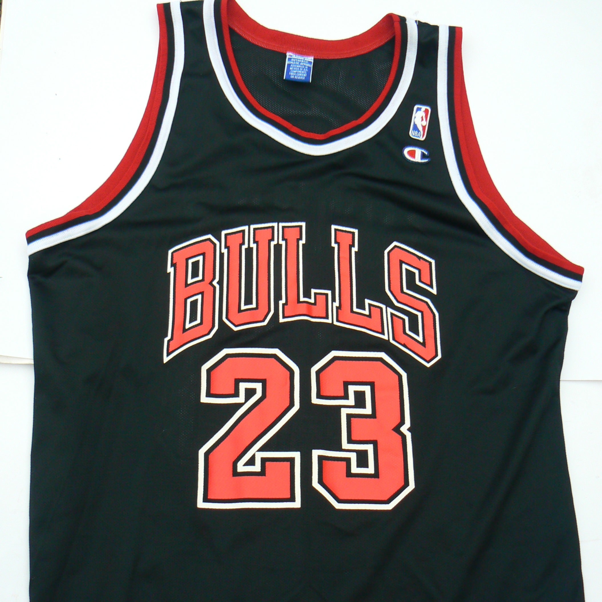 BLACK CHICAGO BULLS 23 BASKETBALL JERSEY –