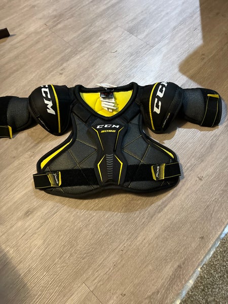 Used Junior Small CCM Tacks 3092 Shoulder Pads