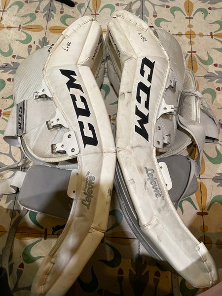 30" CCM Premier R1.9 Goalie Leg Pads