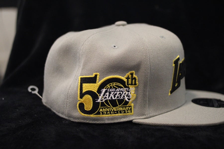 Mitchell & Ness Los Angeles Lakers 'Til Dawn' Fitted Grey - Size 712