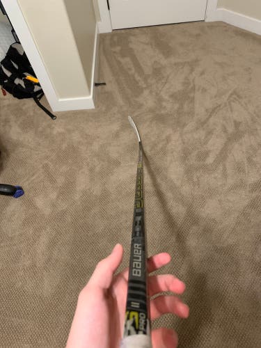Senior Right Handed P88  Supreme 2S Pro Hockey Stick
