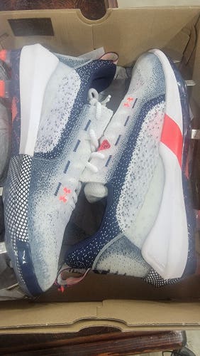 USA color New Adult Men's Size 9.0 (Women's 10) Metal Under Armour Low Top Harper 6