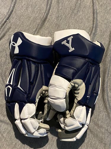 New Player's Under Armour Medium Command Pro 2 Lacrosse Gloves