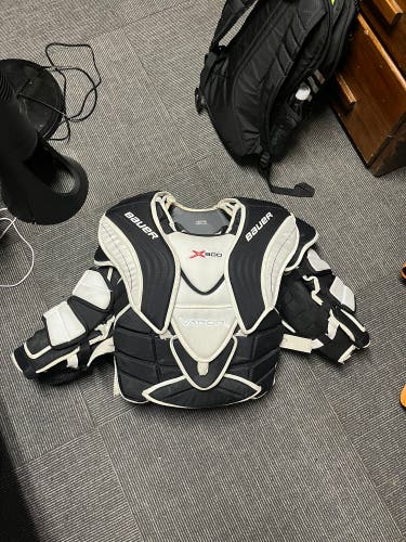 Used Medium Bauer Vapor X900 Goalie Chest Protector