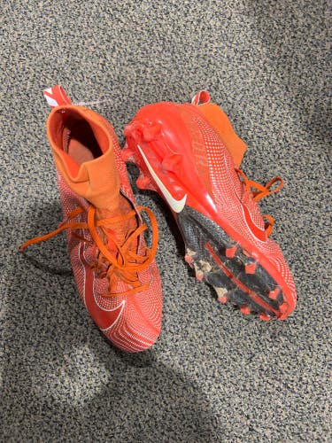 Used Men's 10.5 (W 11.5) Nike Footwear