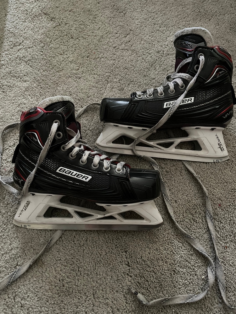 Used Bauer Regular Width  Size 4 vapor x900 Hockey Goalie Skates