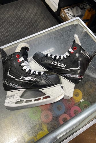 Bauer Used Junior Size 1.5 Hockey Skates