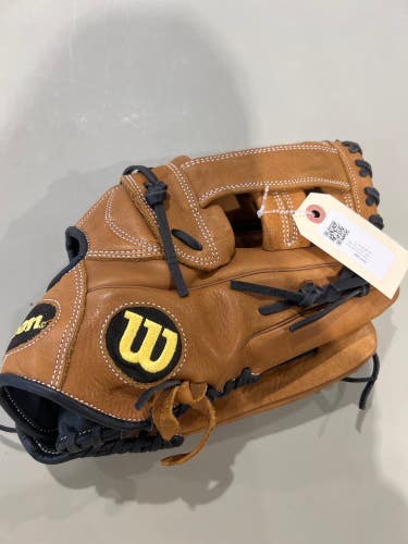 Used Wilson A950 Right Hand Throw Baseball Glove 13"