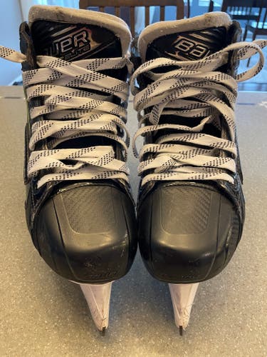 Senior Used Bauer Elite Hockey Goalie Skates Regular Width Size 8 Fit 2