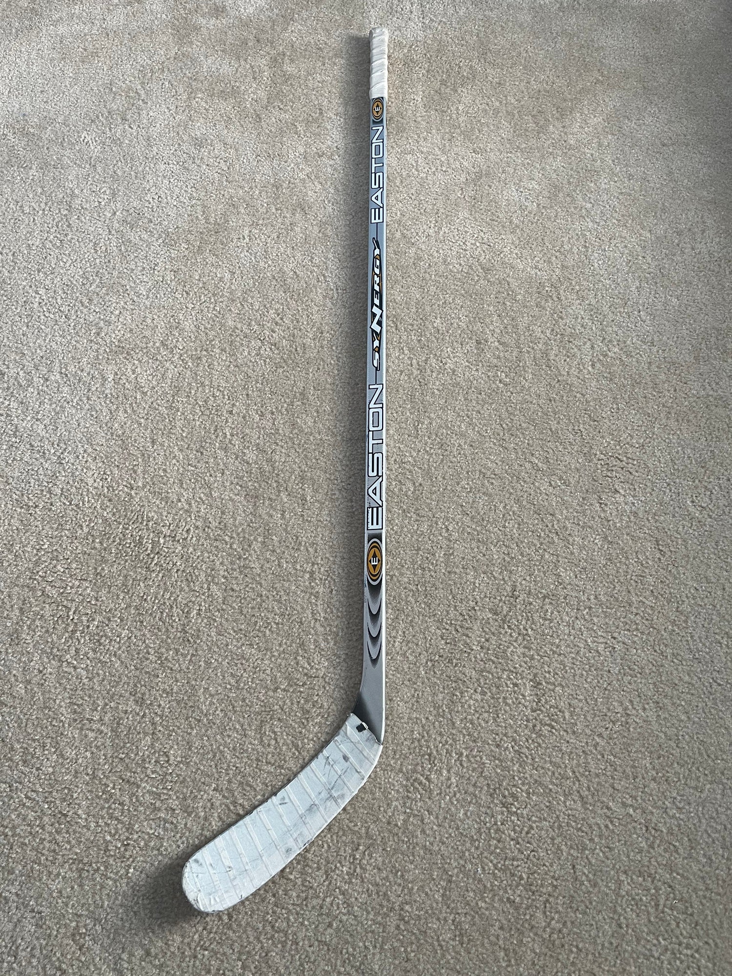 Easton Synergy One-Piece Composite Hockey Stick- Senior