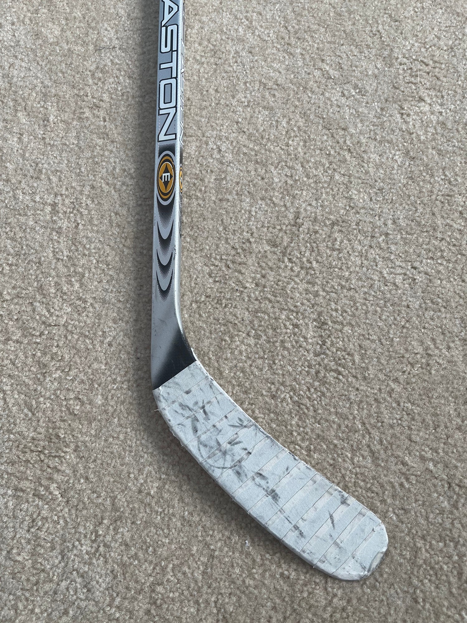 EASTON SYNERGY 85 FLEX SI-CORE GRIP ICE HOCKEY STICK