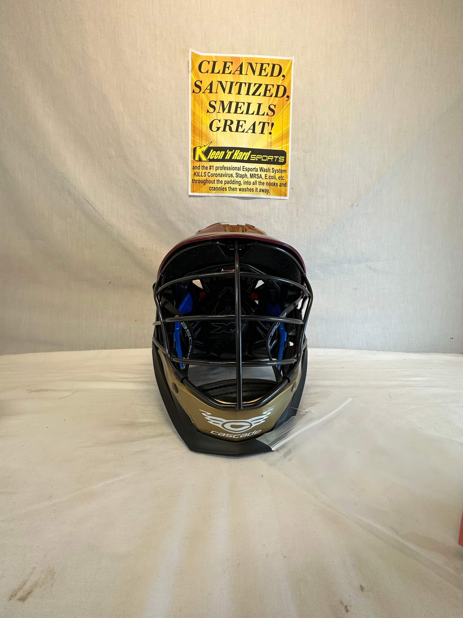 New Player's Cascade XRS Maroon/Gold OSFM Helmet