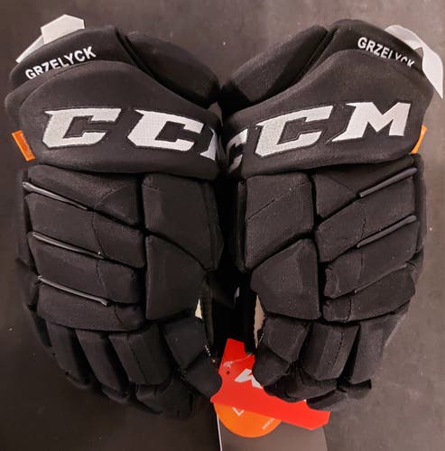 New CCM MATT GRZELYCK HGPJS Gloves 13" Pro Stock (191035041516)