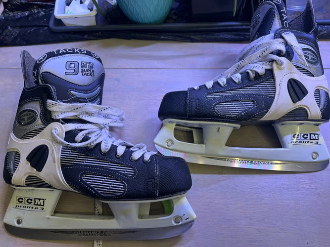 Barely used CCM 952 Super Tacks