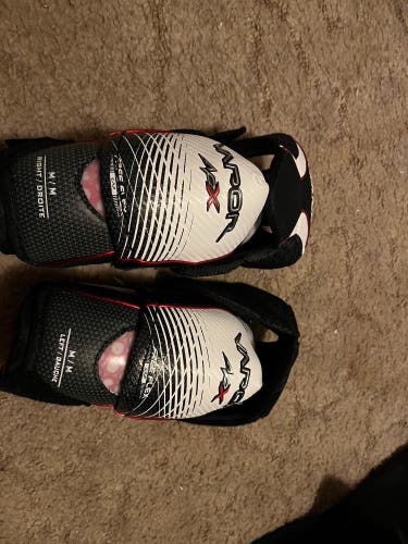 Medium Bauer Vapor APX Elbow Pads