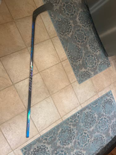 70 Flex Senior Right Handed P92 Nexus Sync Hockey Stick