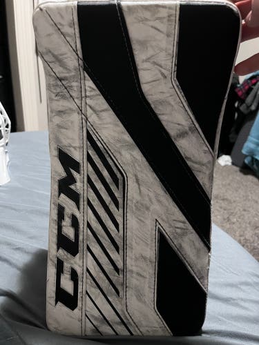 Ccm axis 1.9 goalie blocker
