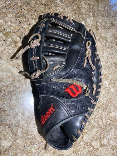 A2000 Right Handed First Baseman’s Glove